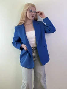 MavisBuzzoPublic Bild
