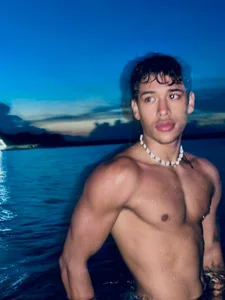 Ryan_and_Aria just relax Pic 3