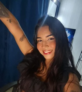 Ainara-Sexy Public Pic 3