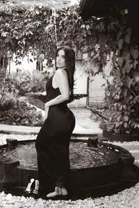 MelanieHudson_ Rain on me Pic 3