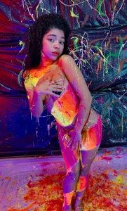 lucie_petite body paint Immagine  9