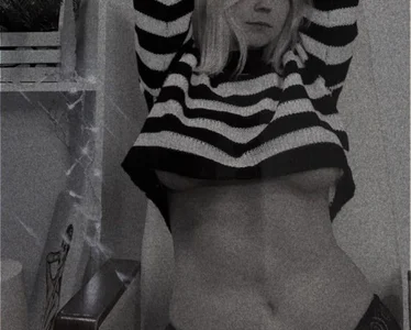 Moona_xx Public Immagine  8