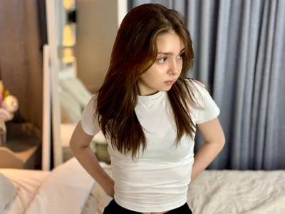 NatalieCroft Public slika