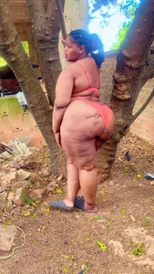 ROYALASS25 Public Foto