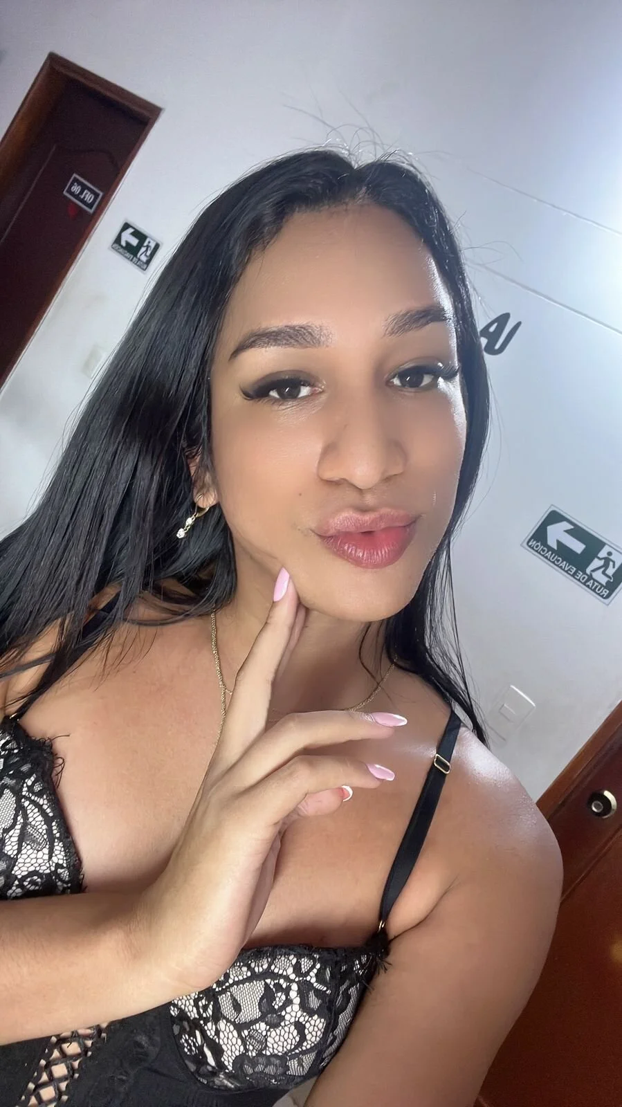 Ashly_Miller Trendaava kuva 4547