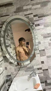 Ian_Wayne New place Hình