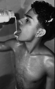 owen__johnson I let my body speak and your mind complete the rest🍃🌊 Εικόνα