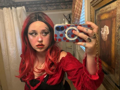 salem_in_the_woods Lady in Red Εικόνα 3