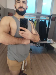 Tommy_porn Public Pic 3