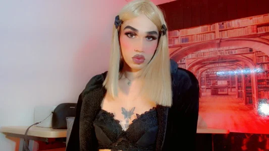 Michell_luxe sexy girl on the street😍🥵🌺🎀  2 снимка