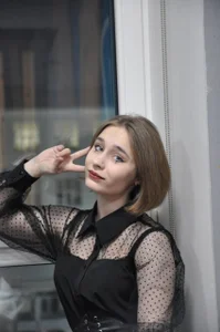 HilaryHauss Public slika 2