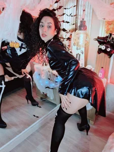 LuisaMarquezのHOLY TEMPTATIONの 3枚の写真