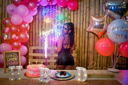 MartinaWestt MY BIRTHDAY 🎉🥳 Gambar 7