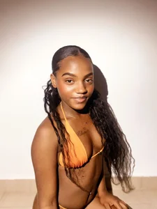 Sexy orange 🥵✨ de EXOTIC_EBONY_  5 Imagens