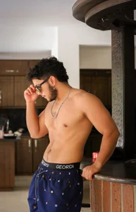 AUSTIN_GREGOR01 HI Pic 3