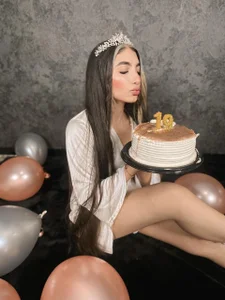 CharloteBrown_ MY BIRTHDAY 🎂 Pic 2