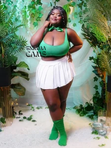 neighbor-ebony Public Foto 3