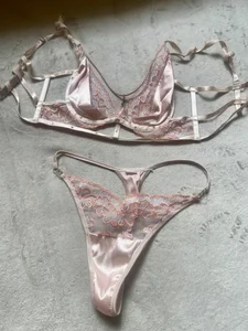 vanda26hot My lingeries Pic 3