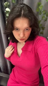 ManaGallob Queen of Hearts Pic 3