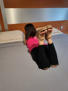 dani_feet1 Public Pic 6