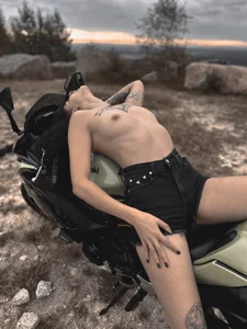 alinavampira_ Public Pic 5