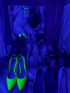 Viky_Poll I am shoe fetishist ^-^ Bilde