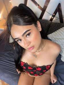 MatildaTaylor__ look at me Poză