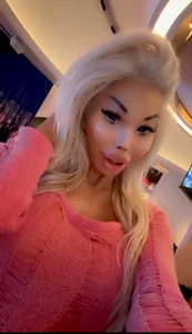 Destinydoll702: Public ( 4 фото)