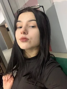 LeonaHinnes Public Pic 4