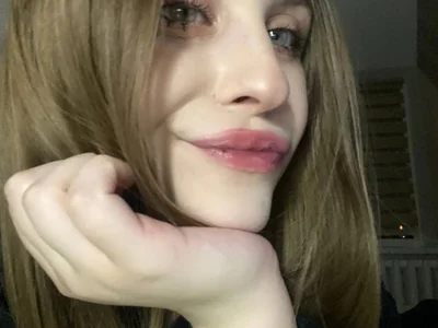 Adelehello Public Billede 3