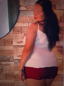 NaomyPrinces Large curves for you Bilde