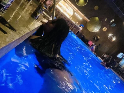 PaolaBoobs29 kullanıcısının Un dia conmigo en la piscina🌊🌸💐😍😍 albümü -  3 fotoğraf