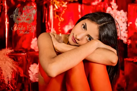 A warm Christmas by my side 🔥❄ de shaneelle  4 photos