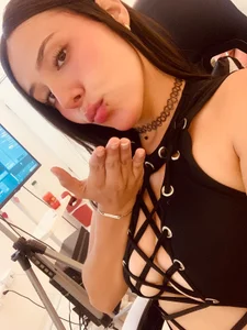 TinaRogerss Make the screen shake. 🍑 圖片 8