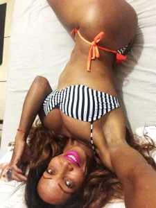 Public de paolla23cm_brasil  6 Imagens