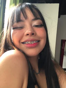 honnielane sexy brakets Pic 2