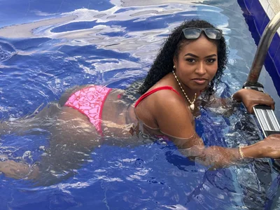 TAYRA_CASTLE Happy Pool Day Pic 5