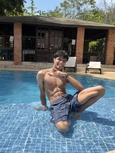 JamesDreams In the pool Foto 8