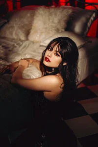 EmilyWithe kullanıcısının ritual in red, between fire and devotion🌹 albümü -  fotoğraf