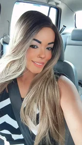 IsabellaEstrela girl woman the color of sin Bilde