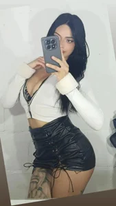 EMYCLARK01 Enjoy my outfit❤️😏🔥😈  2. fénykép