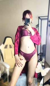 Milena_Milyan Look at the mirror Pic