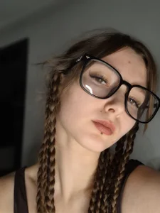 DongMolt Under the light of silence Pic 4