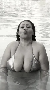 luanaw1 casual зображення