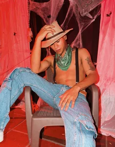 Nina_and_coby_の🎃🎃I AM YOUR COWGIRLの 5枚の写真