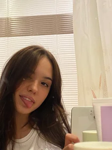 Milly_Lane Natural beauty, without any makeup on! Pic 7