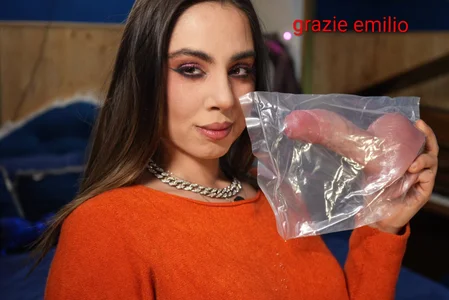 VanessaDoyle 🎁 gifts special moments  7টি ছবি