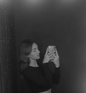 NoeliaGomm Public Pic 3