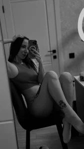 lolalivex Public Pic 2