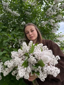 TaIliedGuest collected flowers Pic